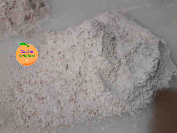 farina foto 3) vera farina integrale senza residui nel setaccio